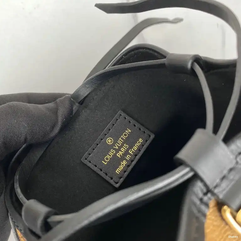 LV Bags 206B570004 0701